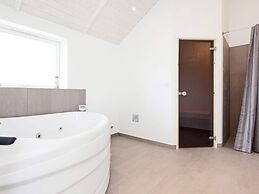 5 Star Holiday Home in Vaeggerlose