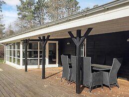 5 Star Holiday Home in Hals