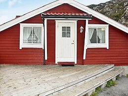 6 Person Holiday Home in Rubbestadneset