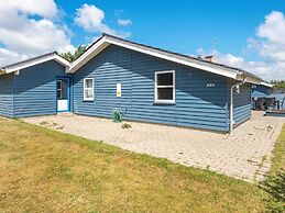 8 Person Holiday Home in Ulfborg