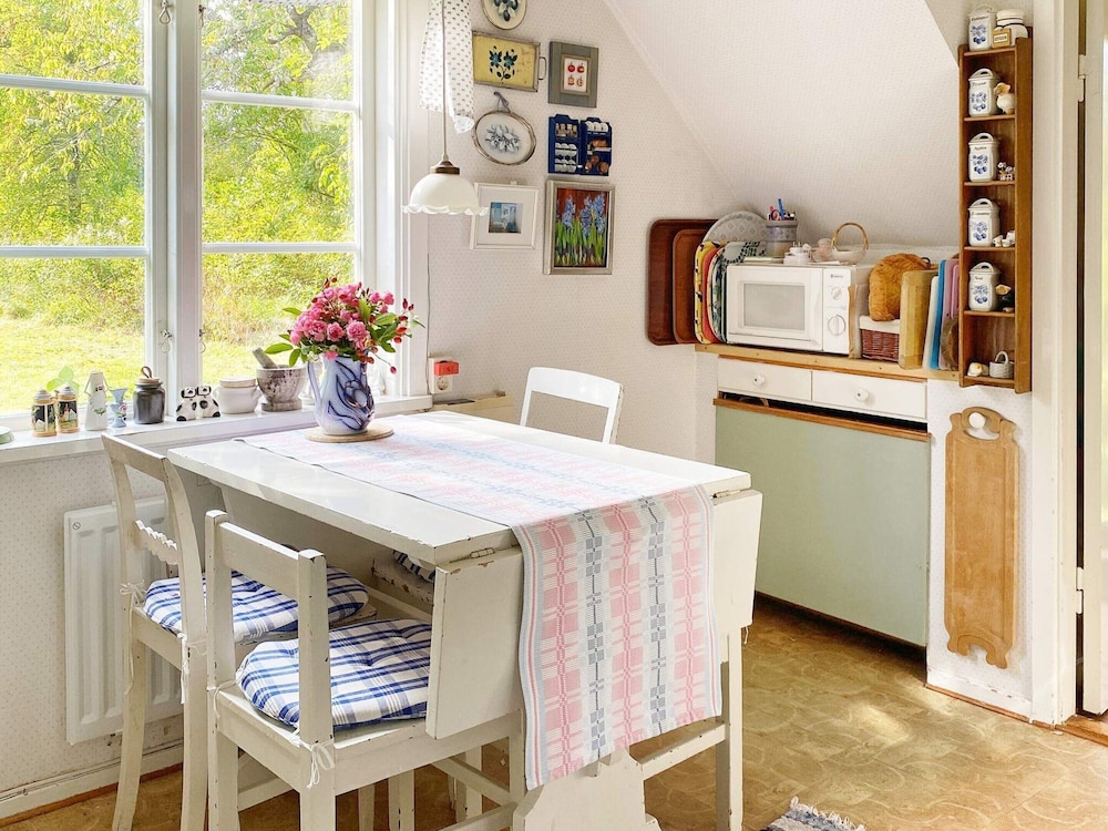 6 Person Holiday Home in Ingatorp