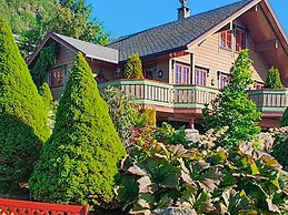 Holiday Home in Hundeidvik