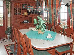 Holiday Home in Hundeidvik