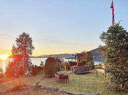 Holiday Home in Hundeidvik