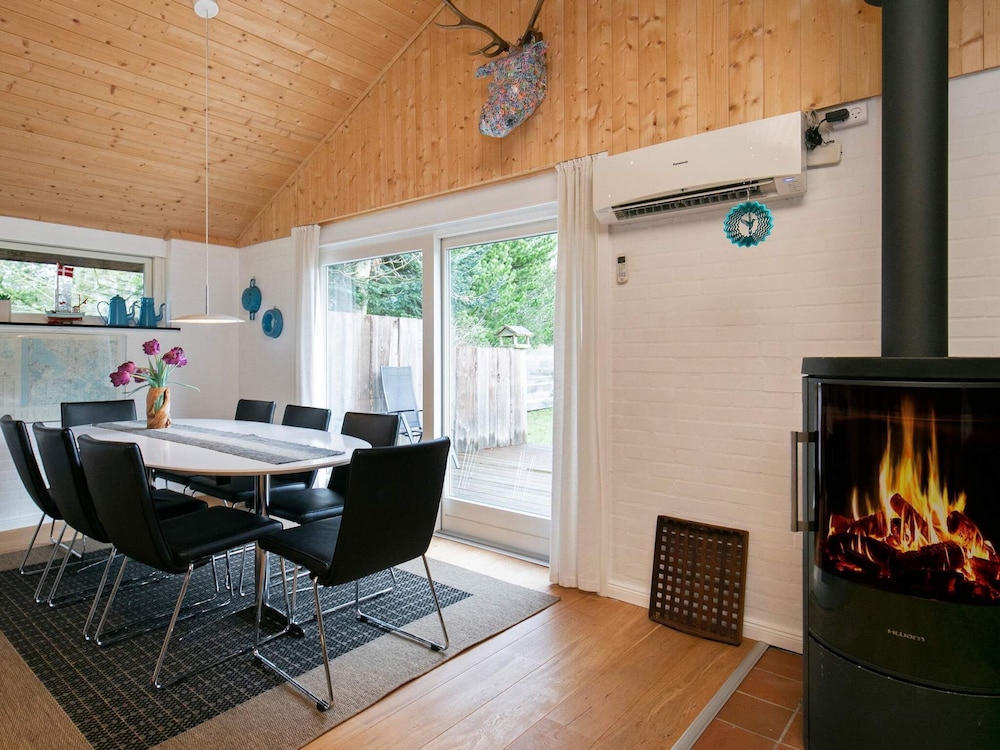 6 Person Holiday Home in Ulfborg