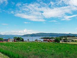 7 Person Holiday Home in Lensvik