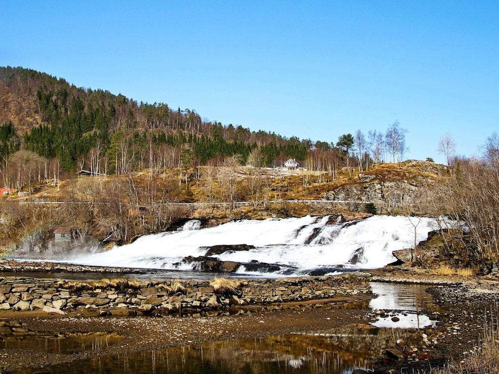 10 Person Holiday Home in Bygstad
