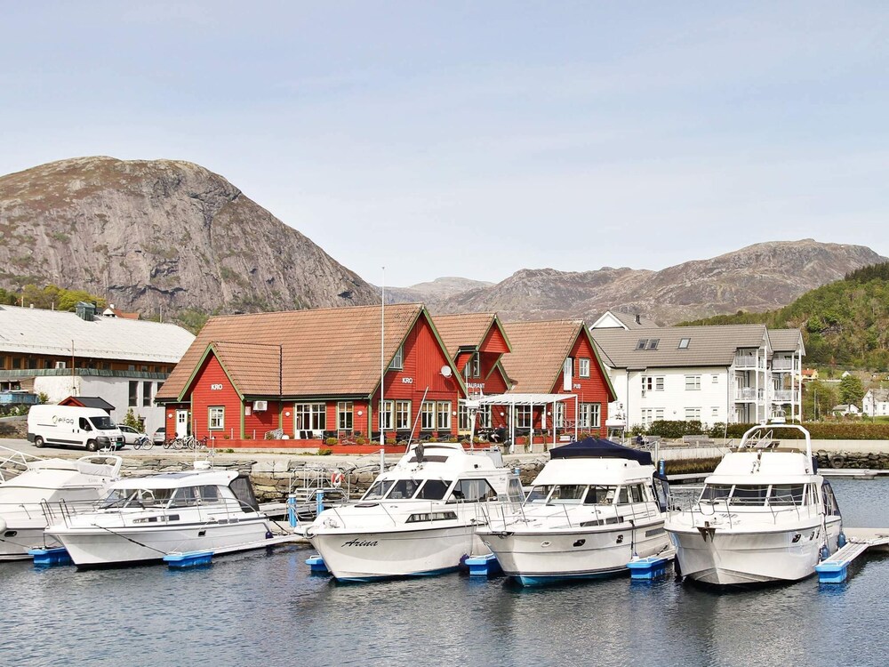 10 Person Holiday Home in Bygstad