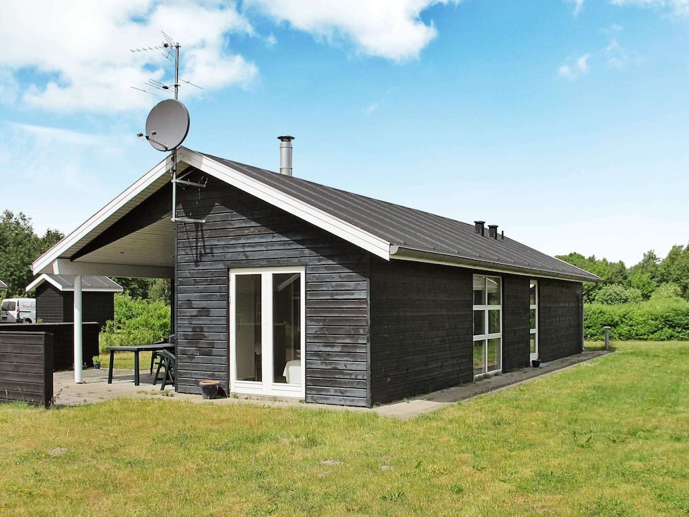 4 Star Holiday Home in Hals