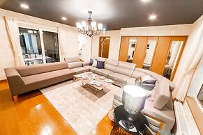 The Worldwide House