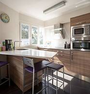 SEAVIEW I apartment by Aston Rentals