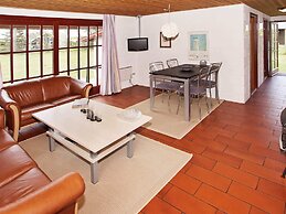 6 Person Holiday Home in Tarm