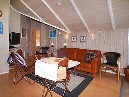 Whirlpool Cottage Oasis-by Traum