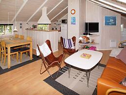 Whirlpool Cottage Oasis-by Traum