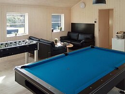 14 Person Holiday Home in Vaeggerlose