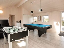 14 Person Holiday Home in Vaeggerlose