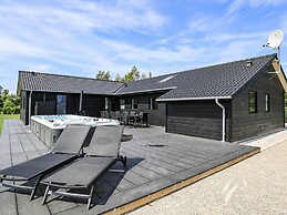 14 Person Holiday Home in Vaeggerlose