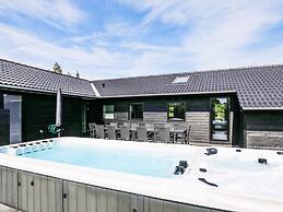 14 Person Holiday Home in Vaeggerlose