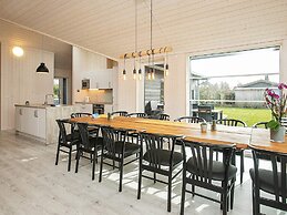 14 Person Holiday Home in Vaeggerlose