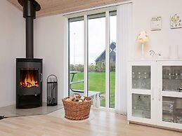 Modernized Seaside Retreat-by Traum