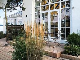 Historic Stay in Hejlsminde Sea