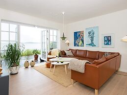 Historic Stay in Hejlsminde Sea