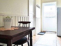 2 Person Holiday Home in Aheim