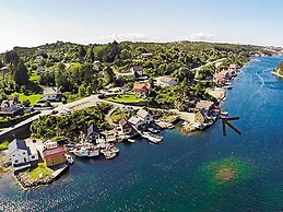 4 Star Holiday Home in Urangsvag