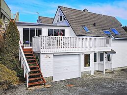 4 Star Holiday Home in Urangsvag