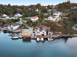 4 Star Holiday Home in Urangsvag