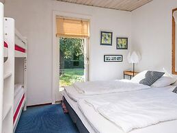 6 Person Holiday Home in Hemmet