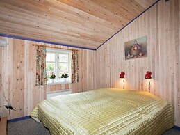 Plush Holiday Home in Storvorde With Roofed Terrace