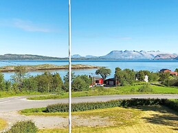 6 Person Holiday Home in Vevelstad