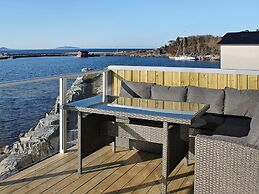 5 Star Holiday Home in Brattvag