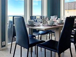 5 Star Holiday Home in Brattvag