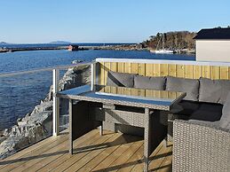 5 Star Holiday Home in Brattvag
