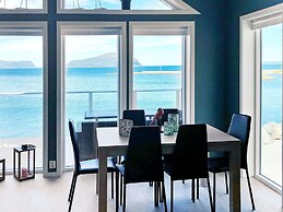 5 Star Holiday Home in Brattvag