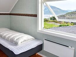 4 Star Holiday Home in Midsund