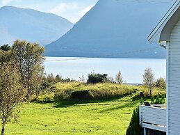 4 Star Holiday Home in Midsund