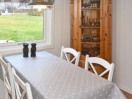4 Star Holiday Home in Midsund