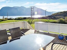 4 Star Holiday Home in Midsund