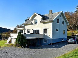 4 Star Holiday Home in Midsund