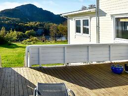 4 Star Holiday Home in Midsund