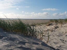 Tranquil Beach Cottage in Rindby-by Traum