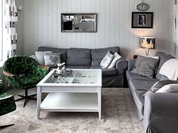 9 Person Holiday Home in Svensby