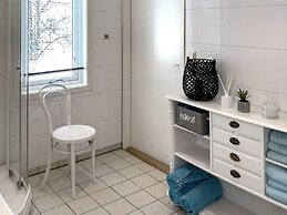 9 Person Holiday Home in Svensby