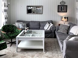 9 Person Holiday Home in Svensby
