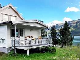 9 Person Holiday Home in Svensby