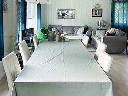 9 Person Holiday Home in Svensby