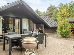 6 Person Holiday Home in Farvang
